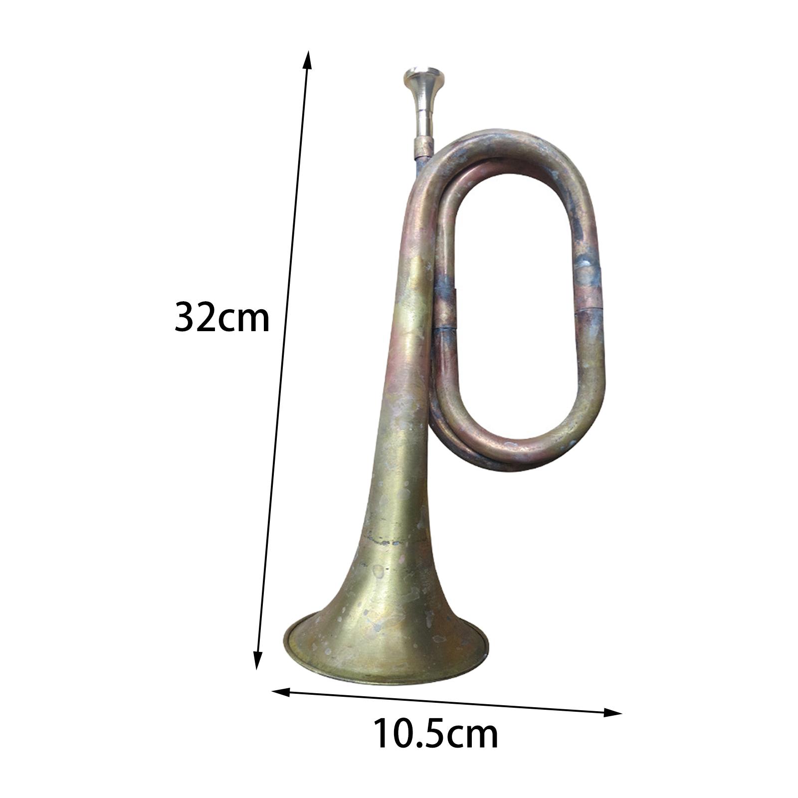 Trumpet Blowing Bugle with Mou - Musical Instrument Bugle recension och pris